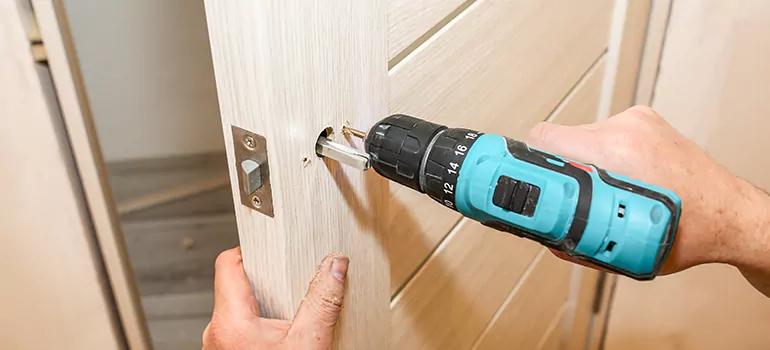 Old Door Knob Repair in Sun City Center, FL